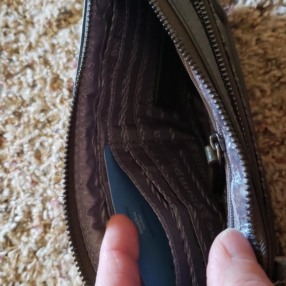 Olive green Simply Vera wristlet, NWT! - Picture 5 of 9